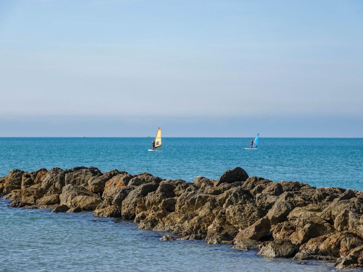 Camping Pleine Mer Hotel Vias Exterior photo